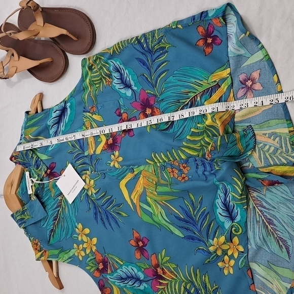 BeachLunchLounge Paradise Teal Sleeveless Button-Up | Tropical Print | M NWT - Picture 5 of 8